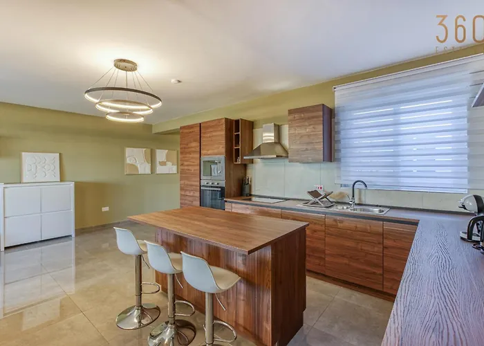 Luxury Living In St Julians With Spacious Terrace By 360 Estates Apartament
