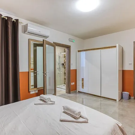 Luxury Living In St Julians With Spacious Terrace By 360 Estates Апартаменты Сент Джулианс
