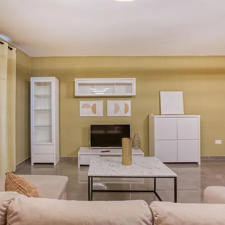 Апартаменты Luxury Living In St Julians With Spacious Terrace By 360 Estates *